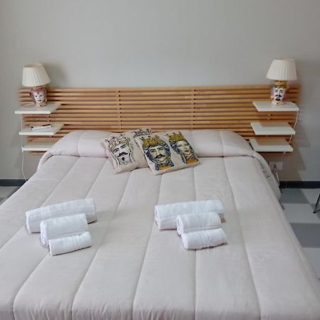 Sikelia Room カステッランマーレ・デル・ゴルフォ エクステリア 写真